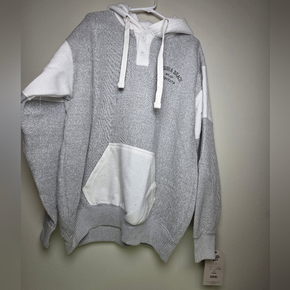 NWT Virgina Beach Pacific And Co Large
